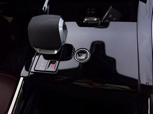 Used 2025 Land Rover Range Rover Sport Dynamic SE image 19