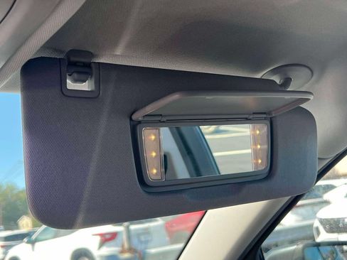 Used 2019 Chevrolet Equinox LT FWD image 32