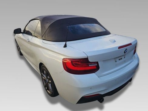 Used 2015 BMW M235i Convertible image 2