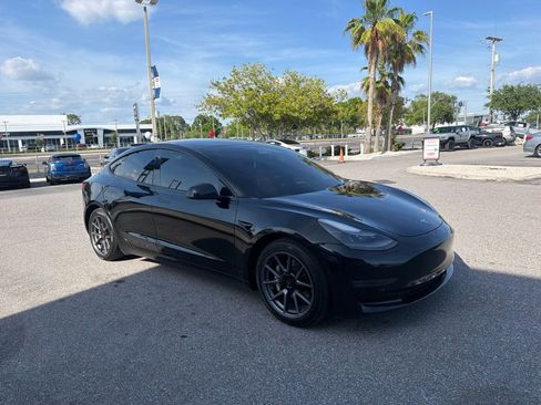 Used 2022 Tesla Model 3 RWD image 3