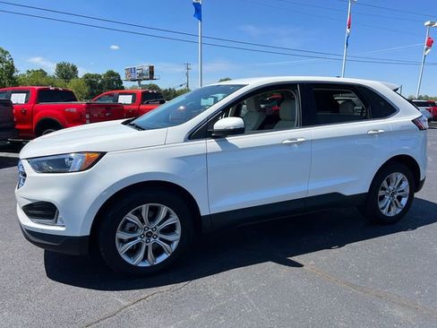 Used 2024 Ford Edge Titanium AWD/4WD image 3