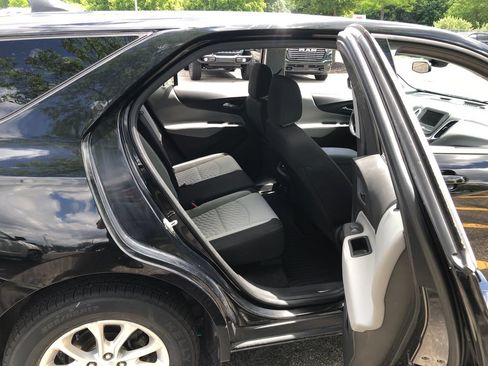 Used 2019 Chevrolet Equinox LT w/ Driver Convenience Package AWD/4WD image 27