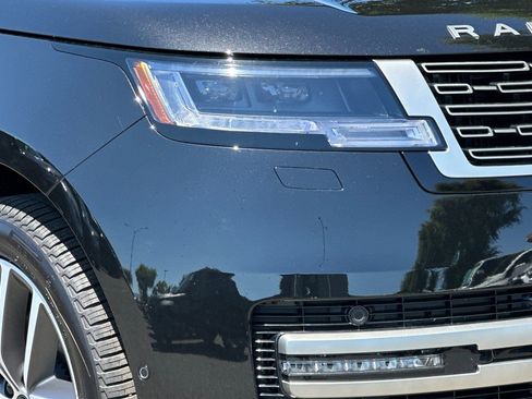 New 2026 Land Rover Range Rover Long Wheelbase SE AWD/4WD image 11