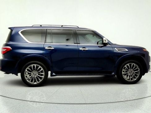 Used 2024 Nissan Armada Platinum w/ Captain's Chairs Package RWD image 4