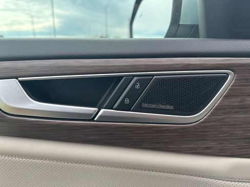 Certified 2024 Volkswagen Atlas SEL Premium R-Line image 12