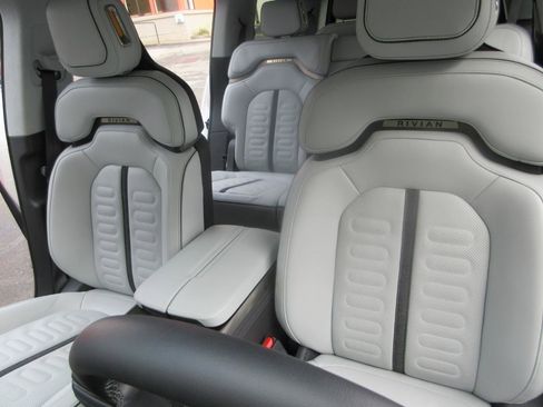 Used 2023 Rivian R1S Launch Edition image 15