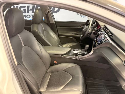 Used 2018 Toyota Camry XSE image 24