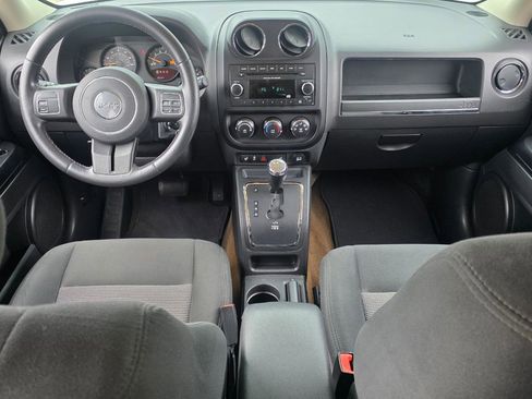 Used 2014 Jeep Patriot Latitude image 12