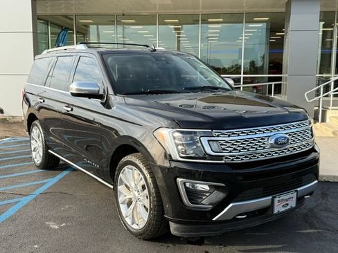 Used 2019 Ford Expedition Platinum AWD/4WD image 2
