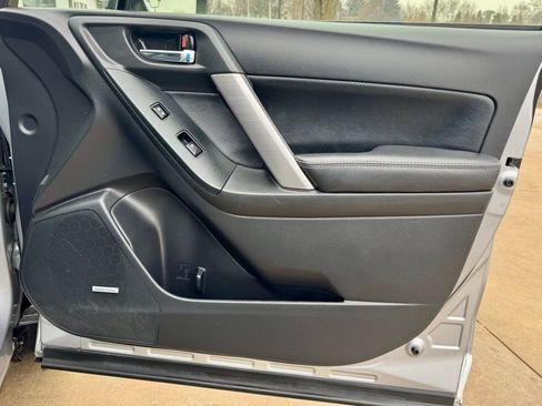 Used 2016 Subaru Forester 2.5i Touring w/ Eyesight & Navigation System image 14