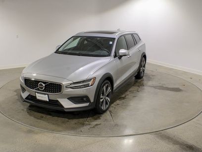 Used 2025 Volvo V60 B5 Cross Country Plus