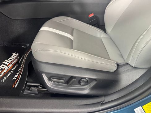 Used 2025 Toyota Camry SE FWD image 14