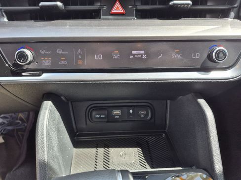 Used 2023 Kia Sportage EX FWD image 8