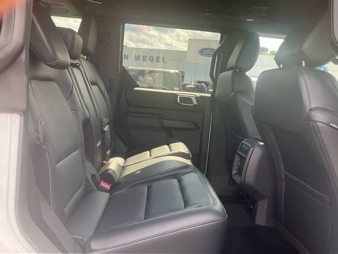 New 2026 Ford Bronco Outer Banks w/ Sasquatch Package AWD/4WD image 13