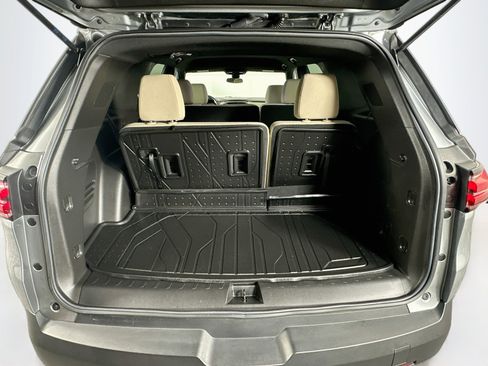 Used 2023 Chevrolet Traverse LS w/ Midnight/Sport Edition AWD/4WD image 30