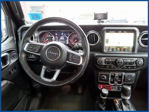 Used 2022 Jeep Wrangler Unlimited Rubicon w/ Dual Top Group image 11