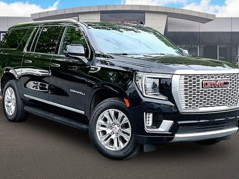 Used 2024 GMC Yukon XL Denali AWD/4WD image 11