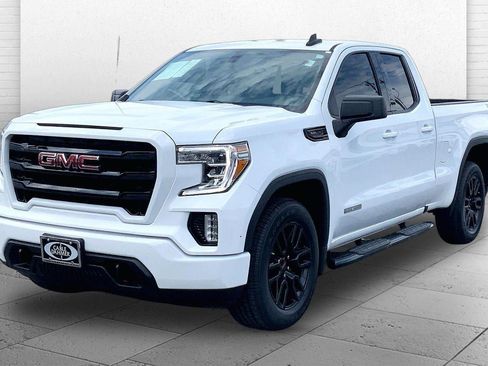 Used 2022 GMC Sierra 1500 Elevation w/ X31 Off-Road Package AWD/4WD image 11