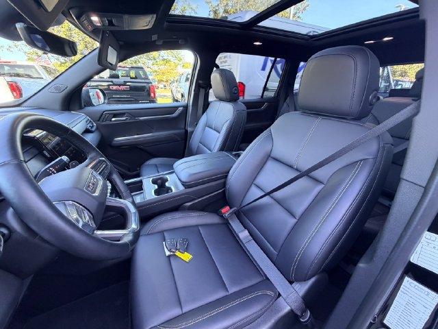 Used 2026 GMC Acadia Elevation w/ Elevation Premium Package FWD image 14
