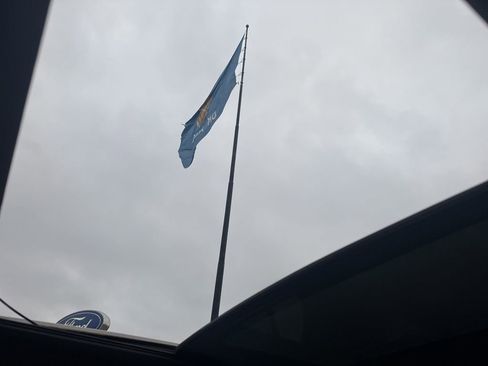 Used 2020 Ford Explorer XLT w/ Equipment Group 202A image 12