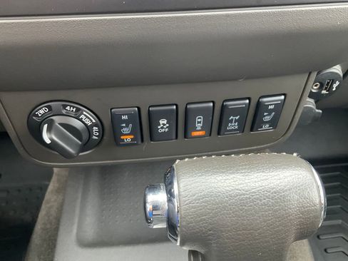 Used 2017 Nissan Frontier PRO-4X w/ Pro-4x Luxury Package image 10