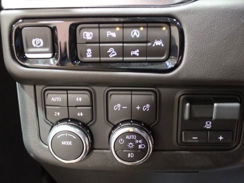 New 2026 GMC Yukon XL Elevation w/ Elevation Premium Package AWD/4WD image 42