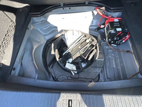 Used 2014 Mercedes-Benz E 350 4MATIC Sedan image 18