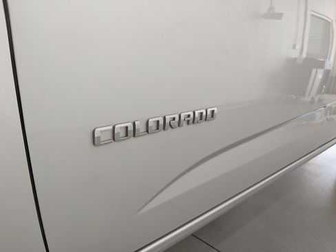 Used 2020 Chevrolet Colorado Z71 image 32