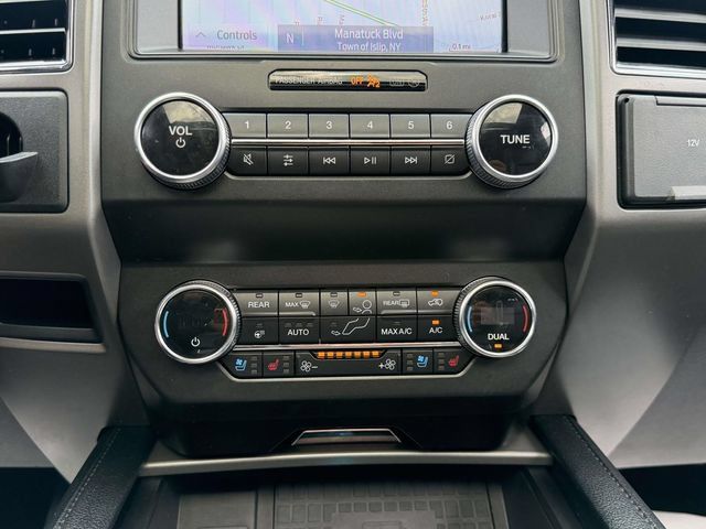 Used 2020 Ford Expedition XLT w/ Equipment Group 202A AWD/4WD image 26
