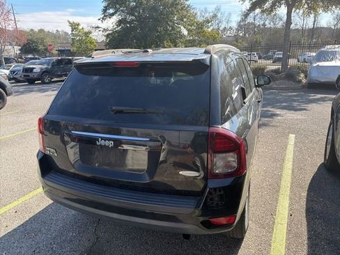 Used 2017 Jeep Compass Latitude image 26