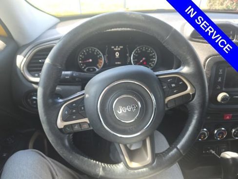Used 2016 Jeep Renegade Latitude w/ Cold Weather Group FWD image 7