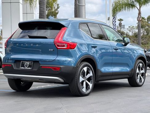 Certified 2025 Volvo XC40 B5 Plus image 5