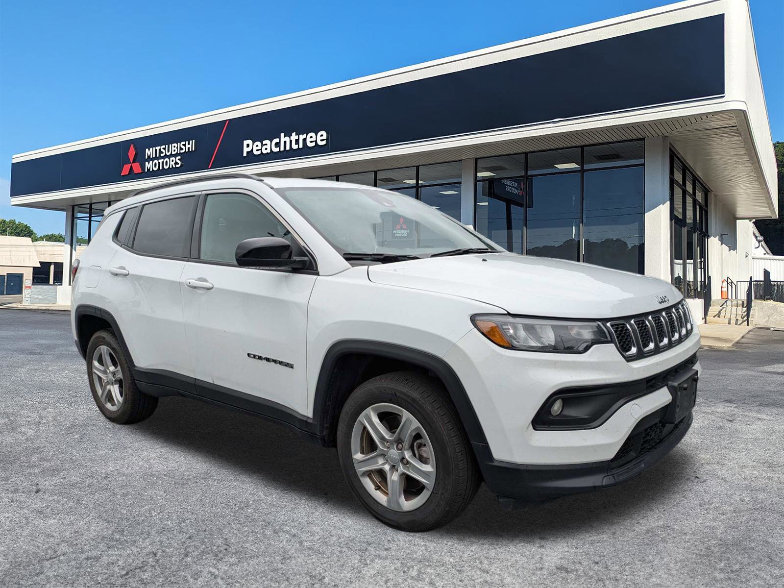 Used 2024 Jeep Compass Latitude AWD/4WD image 1