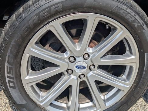 Used 2017 Ford Explorer Limited w/ Equipment Group 303A AWD/4WD image 22