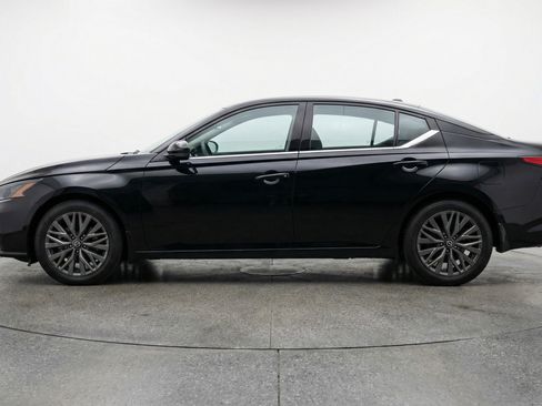 Used 2025 Nissan Altima 2.5 SV image 5
