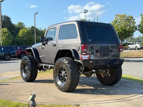 Used 2018 Jeep Wrangler Rubicon w/ Cold Weather Group AWD/4WD image 5