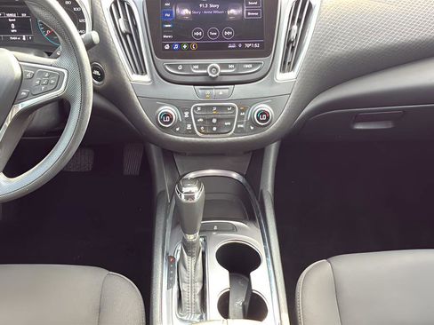 Used 2020 Chevrolet Malibu LT FWD image 16