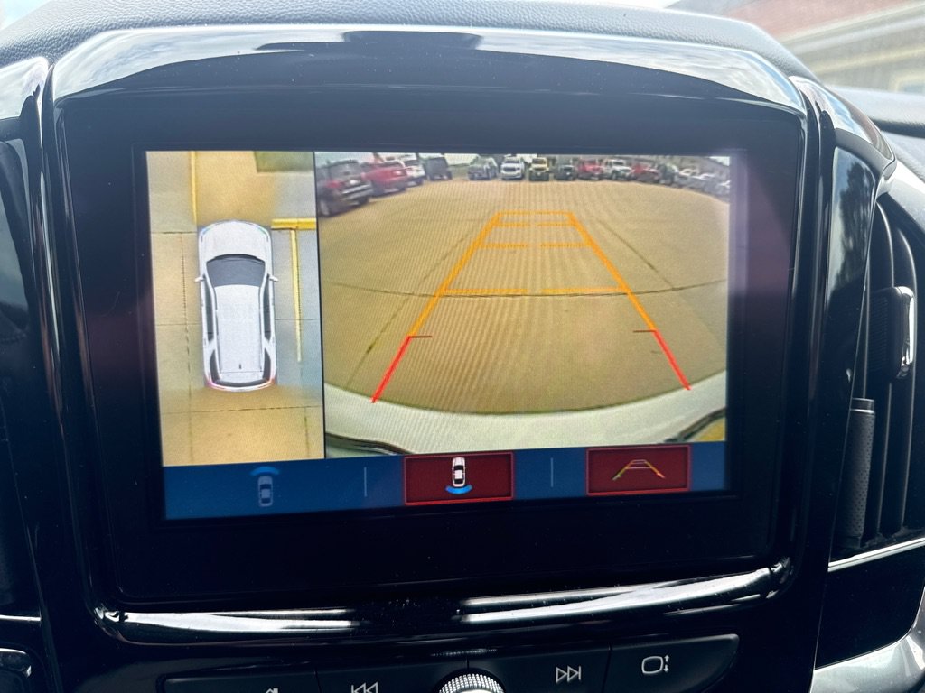 Used 2019 Chevrolet Traverse Premier w/ Driver Confidence II Package FWD image 34