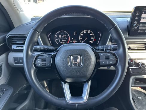 Used 2024 Honda Pilot Touring image 17