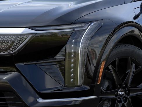 Used 2026 Cadillac Optiq Sport 2 w/ LPO, ONYX Package AWD/4WD image 10