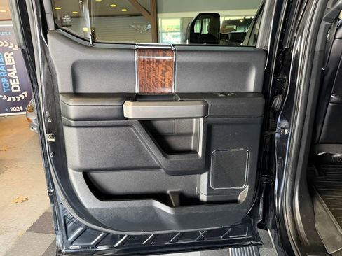 Used 2017 Ford F450 Platinum w/ Platinum Ultimate Package image 32