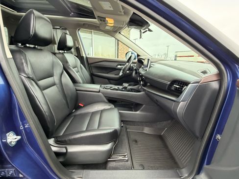 Used 2022 Nissan Rogue SV w/ SV Premium Package image 20