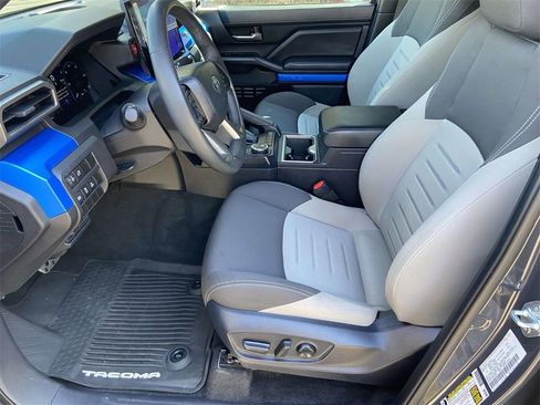 Used 2024 Toyota Tacoma TRD Sport image 16