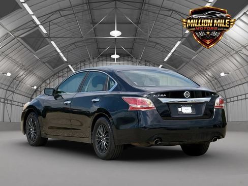 Used 2015 Nissan Altima 2.5 S w/ Power Driver Seat Package FWD image 10