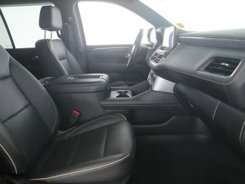 Used 2023 GMC Yukon SLT w/ SLT Premium Package image 35