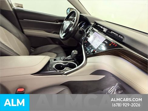 Used 2019 Toyota Camry XLE image 46