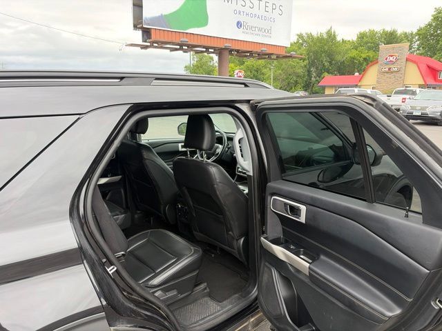 Used 2021 Ford Explorer XLT w/ Equipment Group 202A AWD/4WD image 23