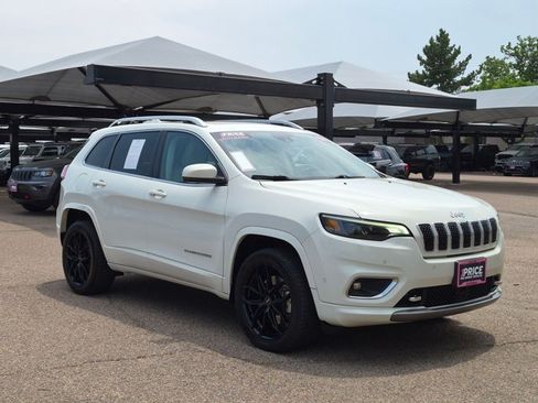 Used 2019 Jeep Cherokee Overland w/ Technology Group AWD/4WD image 3