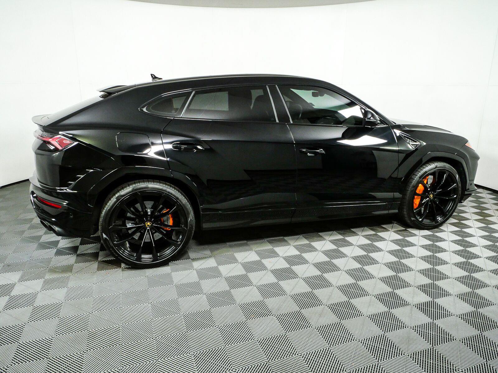 Used 2024 Lamborghini Urus S AWD/4WD image 28