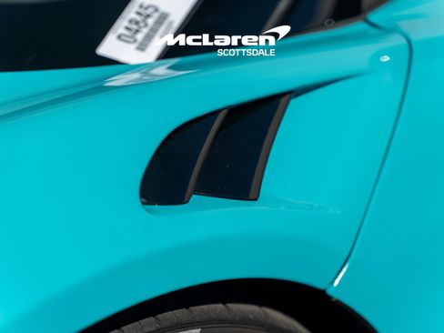 Used 2025 McLaren Artura image 21